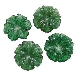 Pierre précieuse sculptée de fleur de quartz fraise verte, pierre gemme en forme de fleur de quartz fraise, sculpture sur pierre en vrac pour la fabrication de pendentifs - Product Image 1