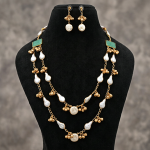 Ensemble de colliers de perles irrégulières à double rangée |   Bijoux indiens perlés dorés |   Coiffure Rani traditionnelle à plusieurs couches |   Collier de créateur - Product Image 1