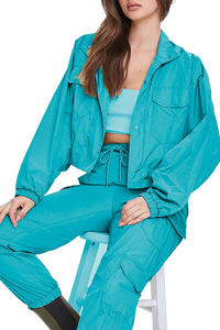 Chándal de Invierno Ligero para Mujer con Logotipo Personalizado OEM/ODM, 2 Piezas, Chaqueta Cortavientos de Forro Polar de Algodón con Cremallera y Sudadera con Capucha Oversize - Product Image 2