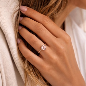 Bague de fiançailles solitaire en or massif 10K 14K 18K avec diamant de laboratoire taille coussin rose, couleur DEF, clarté VS VVS, certifié IGI - Product Image 6