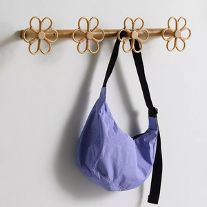 Crochets muraux en rotin pour vêtements, organisateurs de vêtements pour la maison, crochets à vêtements au design élégant - Product Image 2