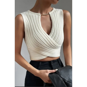 เสื้อครอปถักแบบไร้แขนทรงรัดรูปด้านหน้า แต่งโซ่ทองคำ ดีไซน์ไขว้ พร้อมตกแต่งด้วยฮาร์ดแวร์ - Product Image 1