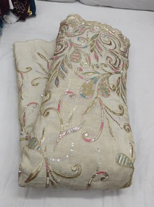 Tissu en soie pure de qualité supérieure pour la confection de lehenga et de saree de mariée, fournisseur de luxe pour boutiques, vente en gros et exportation - Product Image 3