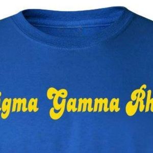 Camiseta Premium Estilo Camionero para Mujer, Diseño de Logotipo Gráfico Personalizado, Manga Corta, Cuello Redondo, Ropa Casual de Moda Universitaria - Product Image 2