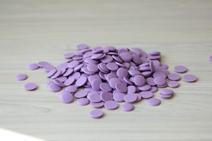 Best Compound Chocolate Wholesale Bulk OEM/ODM High Quality Bakery HALAL Blueberry Chocolate Button Cocoa 1KG <b>Biscuits</b> Cookies - Product Image 3