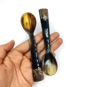 Nouvelle Cuillère en Corne de Buffle Naturelle Écologique à Manche Court Effet Miroir, Idéale pour Desserts, Glaces, Soupes Bébé, Noël, Maison et Hôtels - Vente Chaude - Product Image 1