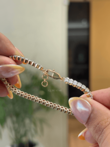 กำไลข้อมือเพชรทรงกลมแบบฝังขอบทอง 18 กะรัต ขนาด 6.5 นิ้ว น้ำหนัก 11.176 กะรัต ดีไซน์หรูหรา เหมาะสำหรับสวมใส่ทุกวัน เป็นของขวัญเครื่องประดับชั้นดี - Product Image 1