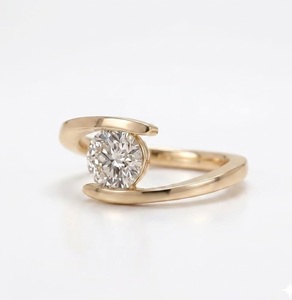 แหวนหมั้นเพชรเม็ดเดี่ยว VVS2 สี E รุ่น VBSR-109 น้ำหนัก 3 กะรัต ทองคำแท้ 14K เพชรทรงกลมเพาะเลี้ยงในห้องปฏิบัติการ ดีไซน์แบบ Bypass Tension - Product Image 1