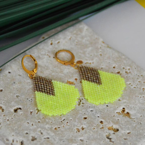 Boucles d'oreilles perlées de luxe, finition haut de gamme, finition lisse, prix d'usine en gros - Product Image 1