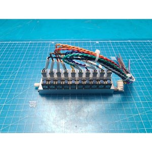Vanne solénoïde 3 ports SMC V114T-5LNZ, utilisée comme pièce détachée pour équipement semi-conducteur Legacy - Product Image 6