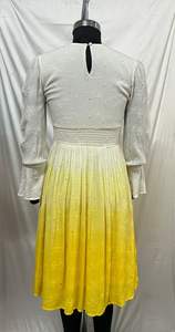 Belle robe midi en viscose avec broderie Schiffli, col en V, poignets élastiques, longueur genou, robes décontractées pour femmes, à porter au quotidien - Product Image 4