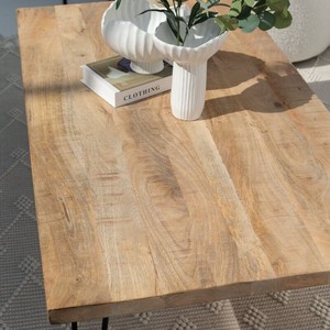 Mesa de Centro Vandana Astra Vesta de Madera de Mango para Sala de Estar Moderna y Decoración Contemporánea - Product Image 2