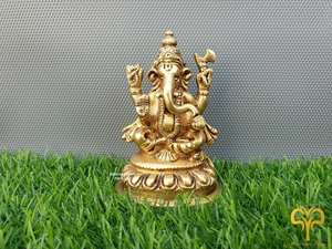 Grande statue de dieu en laiton |   Décoration de Temple Artisanale Moderne en Métal, Artisanat Durable et Artistique, Dieu Hindou de la Chance, pour Table de Maison - Product Image 5