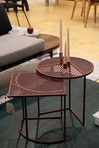 Tables basses modernes imbriquées, tables d'appoint minimalistes en métal, tables compactes pour salon, meubles fabriqués dans l'Uttar Pradesh - Product Image 3