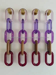 Chaînes en résine surdimensionnées bicolores avec motifs d'art populaire mettant en valeur la variété des couleurs pour la décoration intérieure par Wonder Overseas - Product Image 5