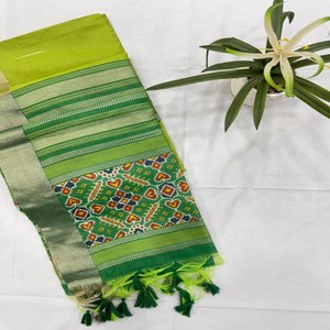 Sari en soie brute Khadi doux VASTRA COTTAGE avec pallu Meena Patola coloré, tissage Ikat, bordure Zari et pièce de blouse contrastante - Product Image 2