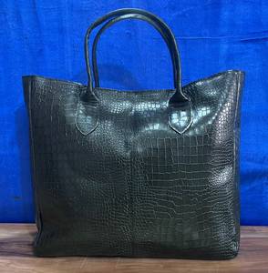 Large <b>Black</b> Crocodile Pattern Genuine Leather Fashion Tote <b>Bag</b> with Zipper Closure <b>Top</b> <b>Handle</b> Shopping <b>Bag</b> Daily Use - Product Image 2