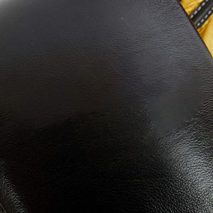 Guantes de Boxeo Hechos a Medida de Primera Calidad, Guantes de Entrenamiento Negros con Cordones Dorados, Diseño 100% Cuero Original - Product Image 4