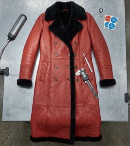 Manteau en peau de mouton rouge avec garniture en fourrure, trench en cuir croisé, veste d'hiver chaude, long manteau en peau de mouton long et moelleux, vêtement d'extérieur haut de gamme sur mesure - Product Image 5