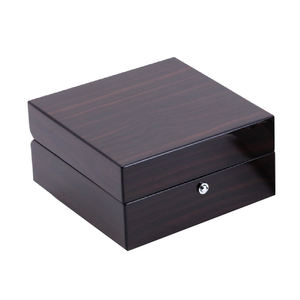 Boîte de rangement pour montres en MDF écologique avec fermeture à pression et matériaux recyclés - Product Image 1