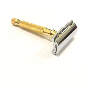 Rasoir de sécurité classique à double tranchant Kaamir Instruments, couleur or, pour homme, lame en acier inoxydable de qualité supérieure, pour le visage et le corps, rasage en douceur - Product Image 1