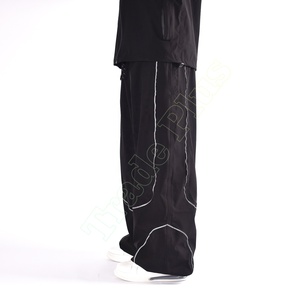 Pantalones de Esquí Impermeables Negros Unisex, Diseño de Pierna Ancha con Cintura Elástica para Adultos, Ropa para Actividades al Aire Libre - Product Image 3