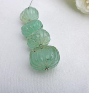 Émeraude verte naturelle sculptée en forme de melon, 4 pièces pour la fabrication de bijoux fins - Product Image 6
