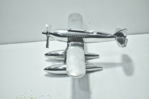 โมเดลเครื่องบินน้ำโลหะหรูหราทำมือ สำหรับตกแต่งบ้าน โต๊ะทำงาน และสะสมของผู้ที่ชื่นชอบการบิน - Product Image 3