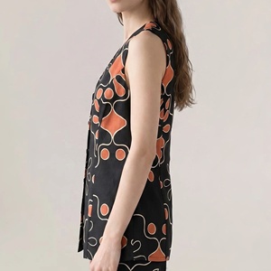 Chaleco Retro con Estampado Floral para Mujer, Cuello en V, Abotonado, Sin Mangas, Negro, Fabricante de Ropa - Product Image 2