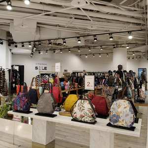 กระเป๋าเป้สะพายหลังแบบยูนิเซ็กซ์ ทำจากผ้าร่มเนื้อหนา หนังแท้คุณภาพสูง โพลีเอสเตอร์ ดีไซน์พับได้สิทธิบัตรเฉพาะ โครงสร้างภายในแข็งแรง - Product Image 5