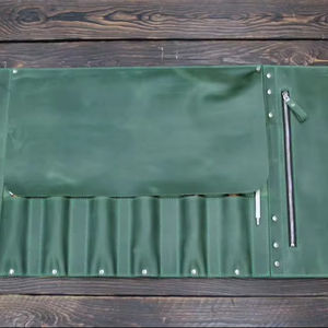 กระเป๋าใส่มีดทำมือจากหนังแท้คุณภาพสูง ป้องกันกลิ่น ทนทาน ใช้งานได้หลากหลาย สำหรับเชฟ  รุ่น LSKR-0104 - Product Image 1