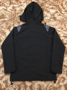 Veste softshell coupe-vent noire à capuche pour homme avec fermetures éclair rouges, vêtements d'hiver sportifs pour l'extérieur - Product Image 4