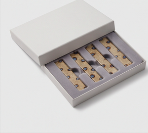 Reposacucharas Rectangular de Cerámica con Puntos Azules Moteados y Acabado Beige, Ideal como Accesorio de Mesa - Product Image 6