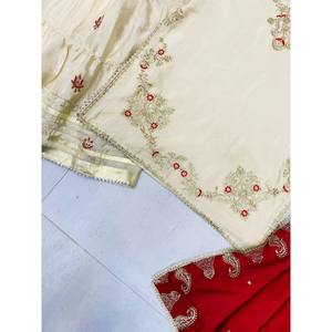 Elegante Salwar Kameez de Seda de Diseñador para Fiesta, Color Beige, Talla M, Top y Sharara con Dupatta - Product Image 1
