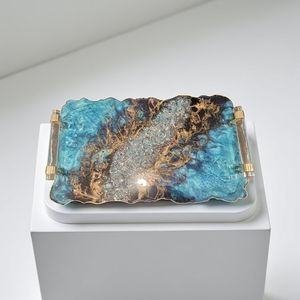 Plateau décoratif en résine et verre, plateau époxyé, plateau élégant avec poignées en cristal doré, plateau en résine géode pour coiffeuse - Product Image 4