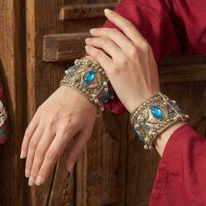 Exquisite Elaborate Traditional Tribal Wedding Gift Hand Jewelry <b>Set</b> Featuring Deep Luminous Blue Pearl Oval Beads Strung - Product Image 6