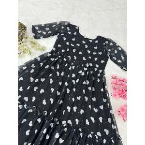 ชุดหนึ่งชิ้นพิมพ์ลายหัวใจผ้าจอร์เจียสีดำ - Product Image 4