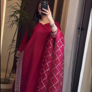 Nuevo Traje Tradicional Pakistaní de Diseñador para Fiesta, con Top, Pantalón y Dupatta, con Función de Secado Rápido - Product Image 1