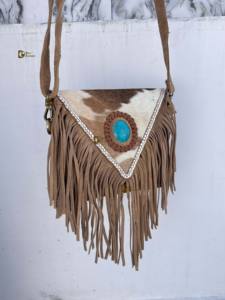 กระเป๋าสะพายข้างหนังวัวแท้ลายขนสัตว์ ดีไซน์ใหม่ล่าสุด ประดับพู่ห้อยสไตล์โบฮีเมียน ตกแต่งด้วยหินสีฟ้าคราม กระเป๋าถือเก๋ไก๋ ขายดี กระเป๋าใบเล็ก - Product Image 3