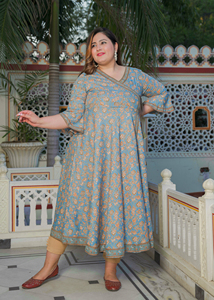 Vestido Festivo Anarkali de Rayón Azul con Estampado Floral, Cuello en V y Mangas Campana, Tallas Grandes para Mujer, Venta al por Mayor - Product Image 6