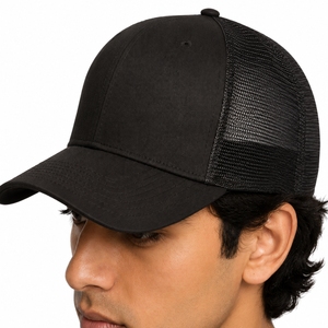 Gorra Trucker Unisex de Malla Lisa, Transpirable, Cómoda, Cierre Ajustable, Calidad Premium, Diseño Moderno y Ligero - Product Image 4
