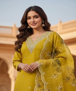 Ensemble Kurta en Rayonne Jaune Vintage à Séchage Rapide pour Femme, Tenue Ethnique Indienne et Pakistanaise avec Dupatta, Coupe Classique 85900 SAHAJANAND - Product Image 2