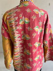 Veste matelassée Kantha réversible multicolore 100% coton, design floral bohème traditionnel indien, printemps - Product Image 3