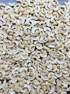 Vietnam Binh Phuoc Organic Natural Roasted Dried Cashews-Premium Quality Kernels Crunchy Nutritious Food Bulk Wholesale Private - Product Image 2