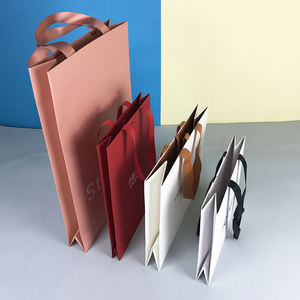 Bolsas de Papel con Fondo Plegable en Forma de M Personalizadas con Asa, Bolsas de Embalaje de Lujo para Cosméticos - Product Image 2