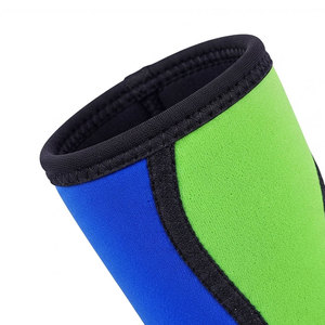 Coudières en néoprène Dynamic Fit extensibles avec surpiqûres contrastées pour le soutien du bras lors des entraînements en salle de sport – Essentiel pour la protection des coudes - Product Image 2
