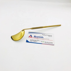 Venta al por mayor media luna extensión de pestañas espejo chapado en oro punta puntiaguda pinzas para cejas Etiqueta Privada herramienta de belleza para artistas - Product Image 1