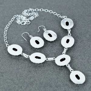 Ensemble élégant de pendentif et boucles d'oreilles en grenat, argent sterling 925, bijoux faits à la main, cadeau d'anniversaire pour elle - Product Image 2