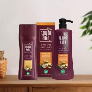 Shampoo hydratant biologique à base de plantes Formule 2 en 1 pour tous les types de cheveux - Anti-pelliculaire Prévention de la perte de cheveux Soins nourrissants (250 ml) - Product Image 6