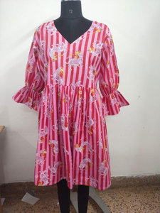 Robe en coton à volants rayée verte et blanche pour femmes |   Robe longue à manches longues, col en V, coupe classique, boutonnée, lavable, pour soirée - Product Image 2